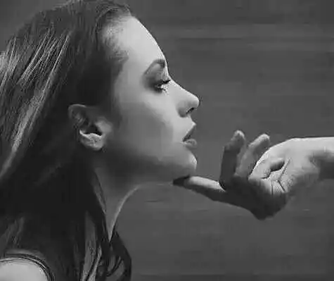 我发现我的伴侣其实是一位隐藏的dom 一