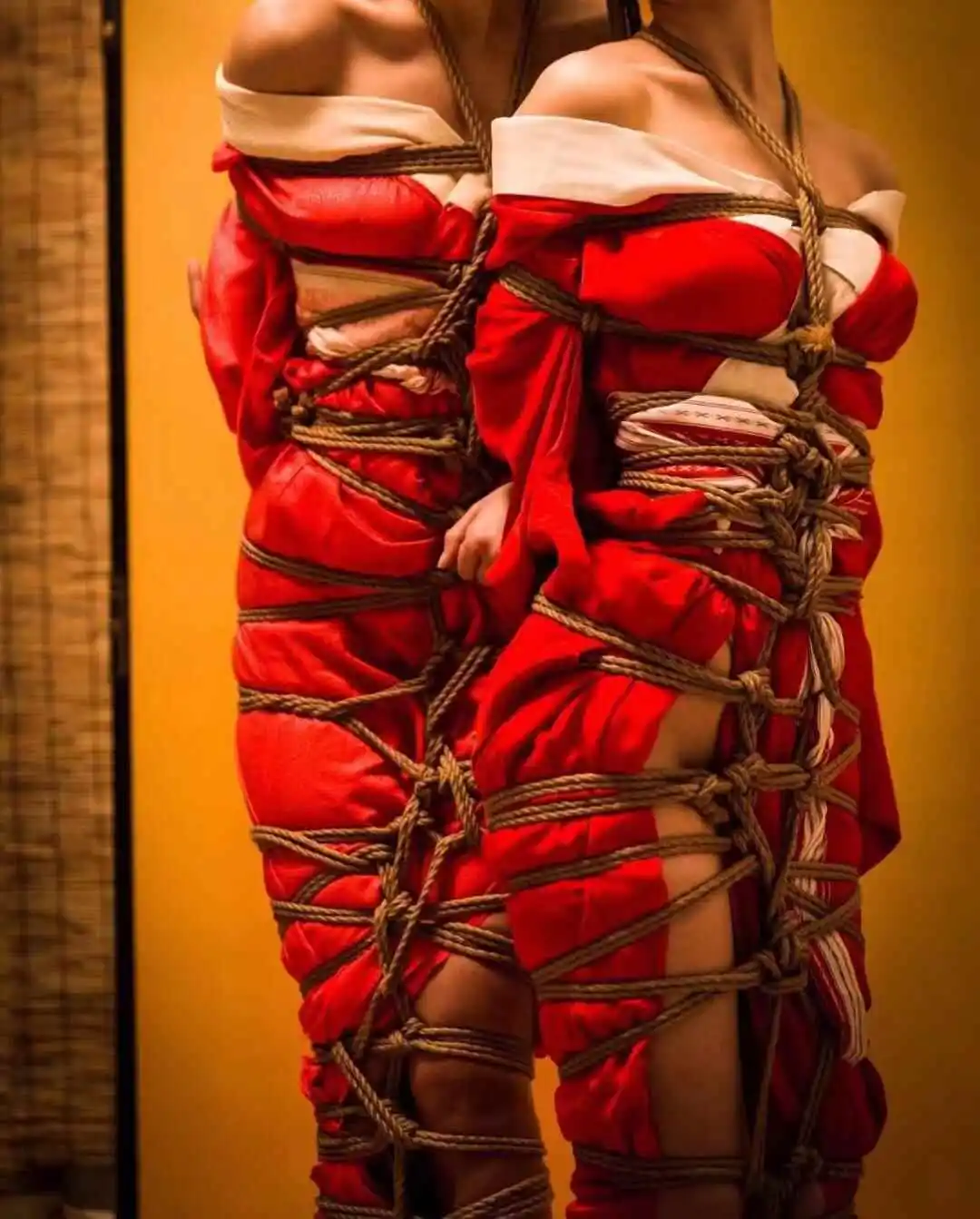 你了解sub是什么吗?探秘BDSM中的顺从者角色! 一